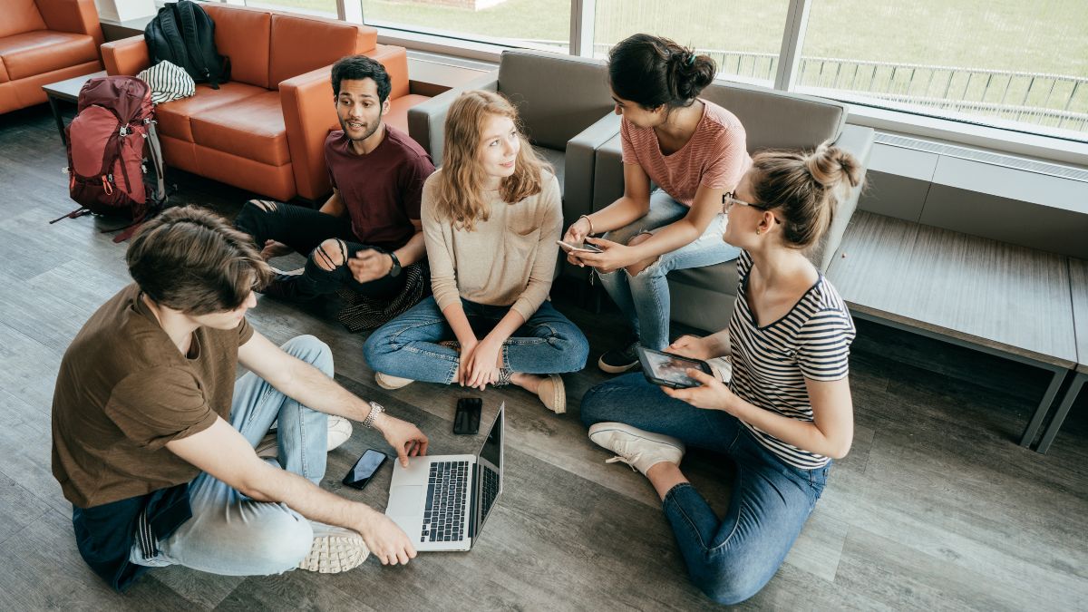 Tiếng lóng là gì? Một số tiếng lóng mà gen Z hay sử dụng